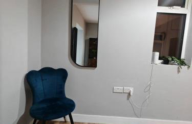 Bright 4BR Home, Outdoor Garden, Easy Parking - Foto 26