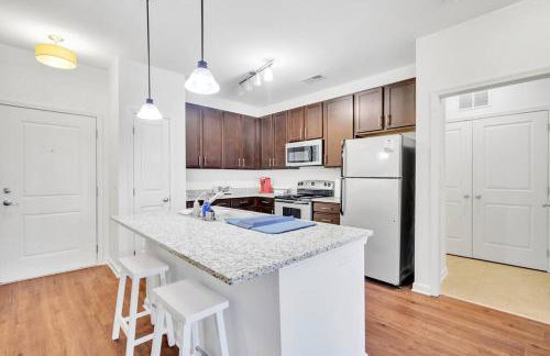 1BR King Bed near Shopping, Dining & Entertainment - Foto 11