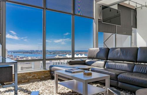 Cityscape Elegance with Water Views - Foto 12