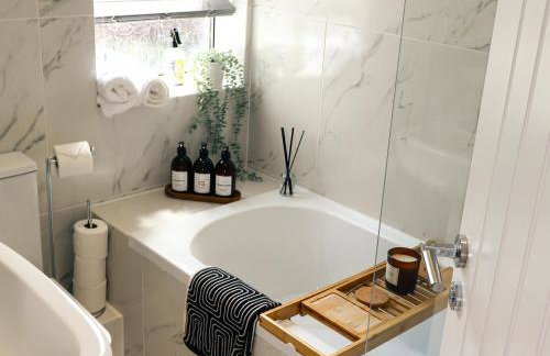 Spacious Stylish Home with FREE Parking 10 Mins to Manchester Centre & AO Arena Ideal for Groups & Long Stays - Foto 33