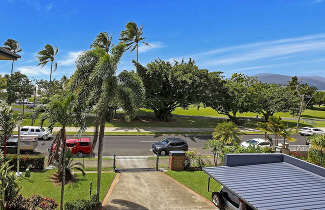 On the Esplanade - Foto 12