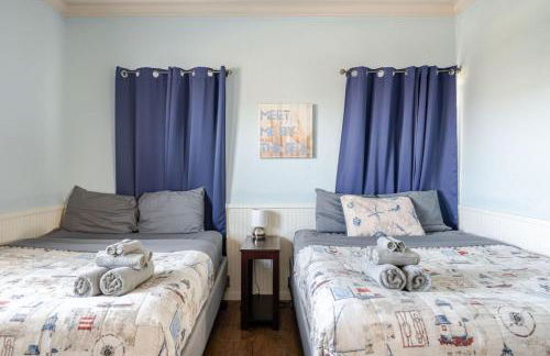 Central 2BR 2BA Easy Beach Access Sleeps 10 - Foto 30