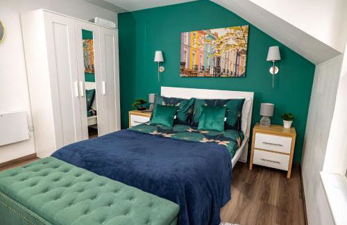 Modern 2-Bed Apartment - Near Train and Town - Parking Available - Foto 17