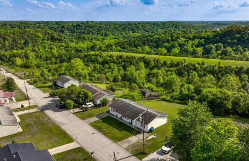 Quiet Dry Ridge Home with Yard - Near Ark Encounter! - Foto 24