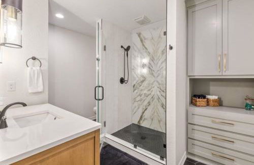 Trendy in Tulsa - King Bed Expo, TU, Downtown - Foto 6