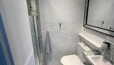 The Dog House, Mere - Photo 3, towels, Shower