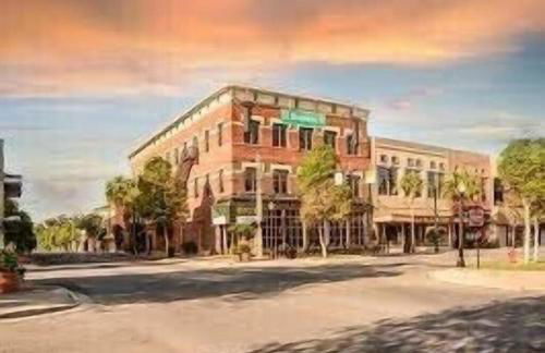 Historic Carriage House Downtown 2 bedroom 1 bath - Foto 46