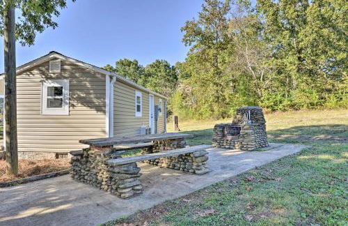 Porch, Fire Pit and Grill Blue Ridge Mtn Cottage! - Foto 24