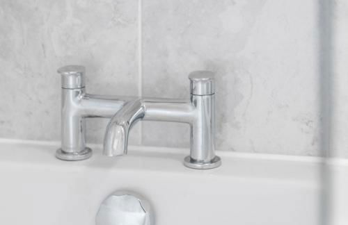 Modern Two Bed Apartment - Smart Tv - Wi-Fi - Parking 49C - Foto 32