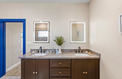 Caza Azul Luxury 4BR Getaway, Gated Community, Canal Views & Lift - Foto 39