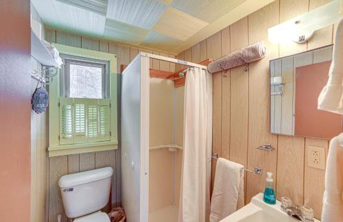 Ice Fish and Snowmobile Riverfront Manistique Cabin - Foto 14