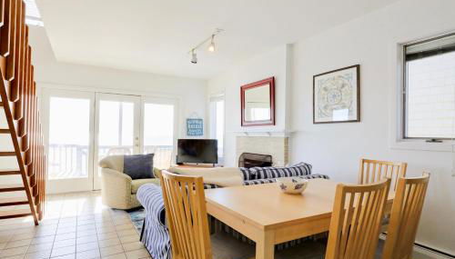 Cheerful 3 Bedroom Beach Front Cottage with Fire Place - Foto 2