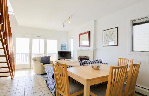 Cheerful 3 Bedroom Beach Front Cottage with Fire Place - Foto 2