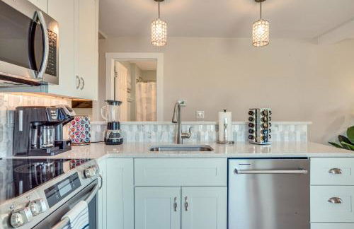 St Helena Island Condo with Beach Views and Porch! - Foto 8