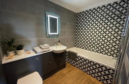 Spacious luxury flat in Swanage, close to beach with parking - Photo 20