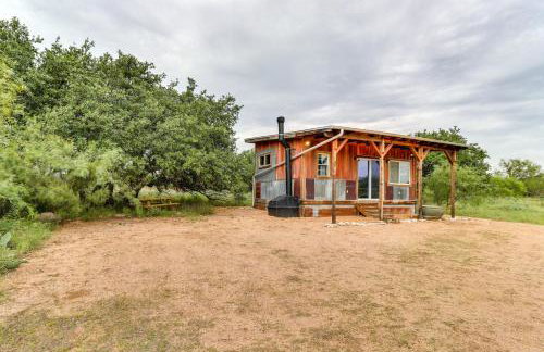 Rustic Eco-Cabin Llano River Getaway on 68 Acres! - Foto 25