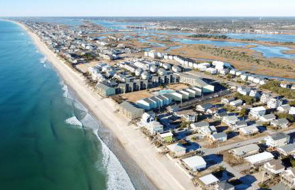 Carolina Waves - Oceanfront Relaxation and Poolside Fun in Surf City! - Foto 48