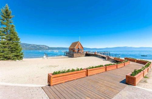 Chamberland retreat-Hot Tub, Pool Table, Movie & Ski - Photo 12