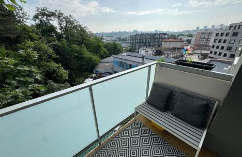 Apartment in the city - exceptional view - Photo 18