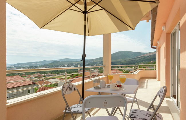 Beautiful Apartment in Between Split and Trogir - Foto 21