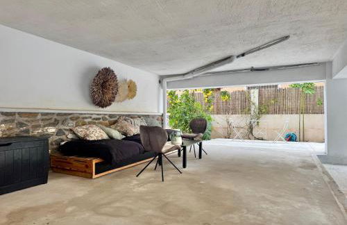 Tropical Garden Home - Cozy Ground Floor Stay - Foto 11