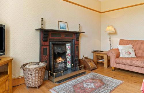 Pendre Farmhouse Llwyndafydd - Photo 3