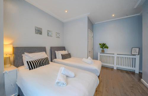 Stunning 1 Bedroom 4 Guest Flat by Anfield Stadium - Photo 14