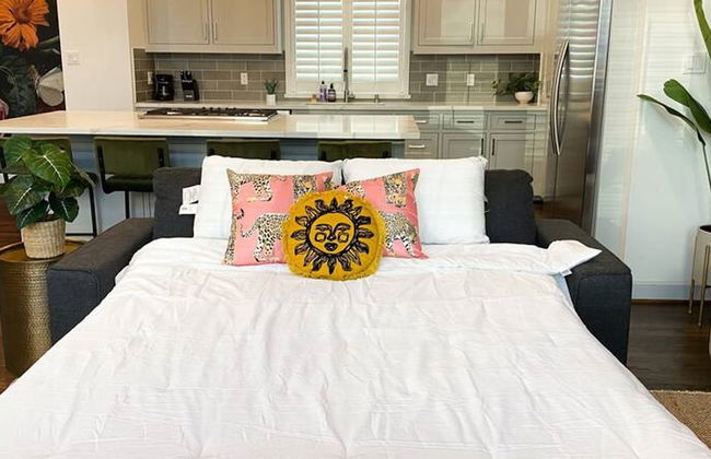 Urban Jungle Retreat in the HTX Skyline - Foto 30