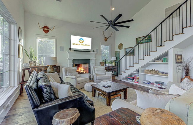 Immaculate Waterfront Home for 16 w/ Private Dock! - Foto 18