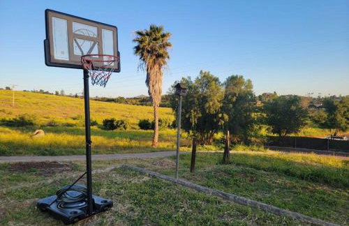 Exotic Gem Relaxing Farm Vibes Near Safari Zoo, Legoland & Wineries - Foto 57