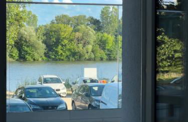 Modernes Wasserfront Wohnung, Terrasse, Parkplatz - Foto 40