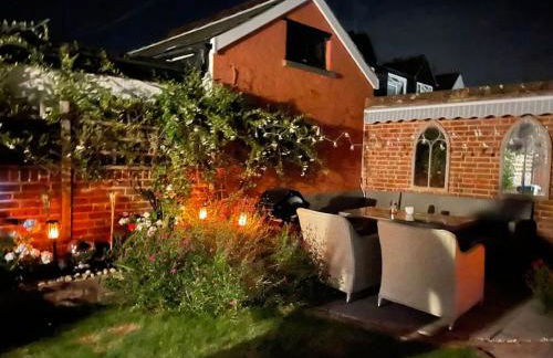 Stay in our beautiful 1850’s Coastguards Cottage. - Photo 14