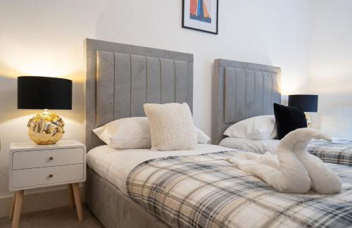 Emirates House, Luxe 5 Bed, with King sized Beds, next to Aiport & NEC, JLR 5 mins - Foto 17