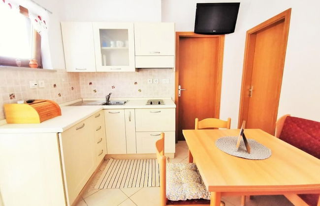 Tiny Shell House - Photo 10