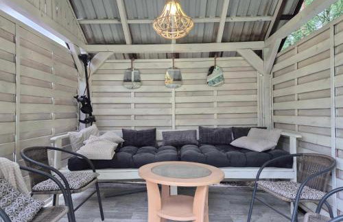 Luksusówka Gajowego nad jeziorem - Photo 16