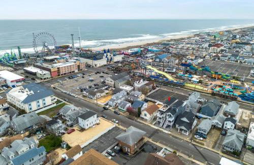 Steps From Beach & Boardwalk, Ocean Views with 5 Decks, 3 Cars - Foto 58