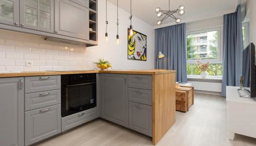 Żoliborz Artystyczny Apartment with Parking by Noclegi Renters - Foto 3