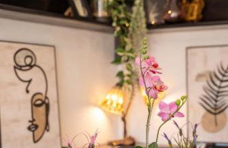 Sun-Drenched, Sea-View Apartment with Giant Patio! - Photo 16