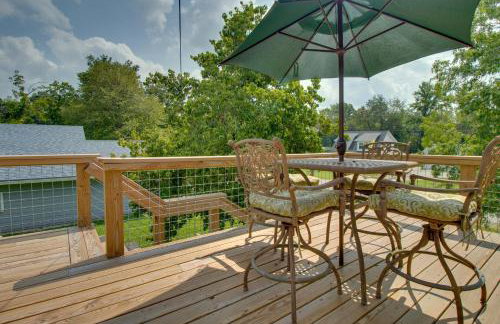Unique Cotter Getaway with Deck and Outdoor Dining! - Foto 2