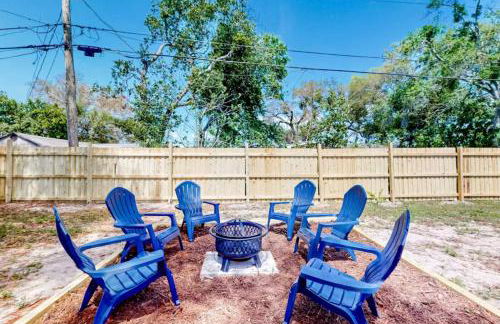 Spacious 4 bedroom 3 bath Clearwater Vacation House Cowboy Pool Fire Pit Games Close to Clearwater Beach Biking Trail Farmers Markets Harbor Health Spa Baycare Ballpark and Ruth Eckerd Hall Golf Courses - Photo 45