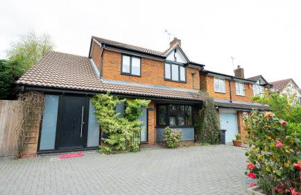 Stylish 4-Bed House in Arley - Photo 30