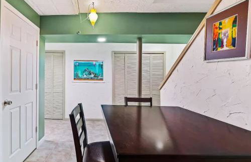 Fun 3 BR Home in Ohio City Game Room Sleeps 11 - Foto 15