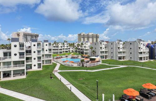 New Stunning Ocean-View Beachfront Resort, Heated Pool! - Foto 31