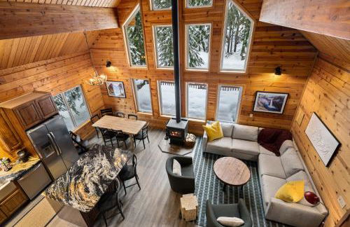 Alpine Retreat at Snoqualmie Pass- 5-Min to Slopes, Private Creek, BBQ, Fireplace, Smart TVs, Kids Games, Hi-Speed Wi-Fi - Foto 40