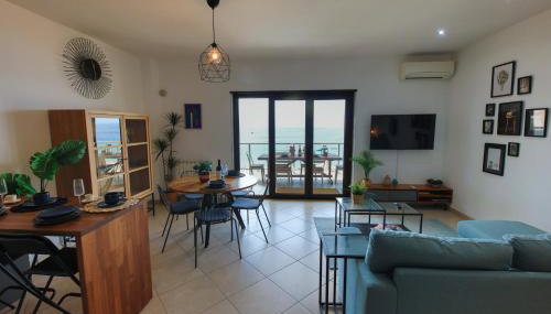 Luxury Apartment - Photo 3