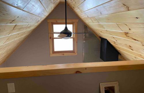 Cabin in the woods with fire pit and porch - Foto 67