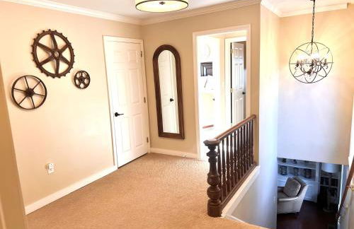 The Manor-Stunning Modern Farmhouse with Hot Tub - Foto 41