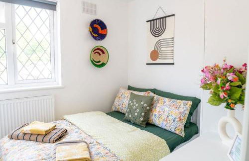 #09 Stylish 2 bed Apart - Sleep 5 - fast Wi-fi - BHX NEC- " Perfect for Contractors and Families - Free Parking" - Foto 16