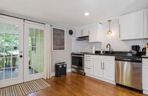 Bright & Spacious 3BR Cottage Minutes to DC - Foto 17