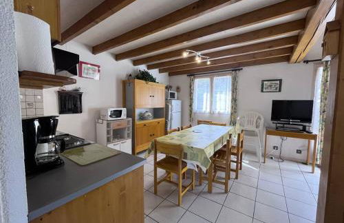 Chalet T4 à Cauterets avec parking et terrasse - FR-1-812-11 - Foto 1